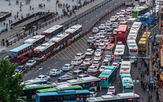 網約車市場發(fā)展遇阻：風險預警發(fā)布，長沙暫停受理運輸證申請