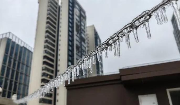 冰雨之美：中國(guó)多地迎來罕見的“雨凇”奇觀