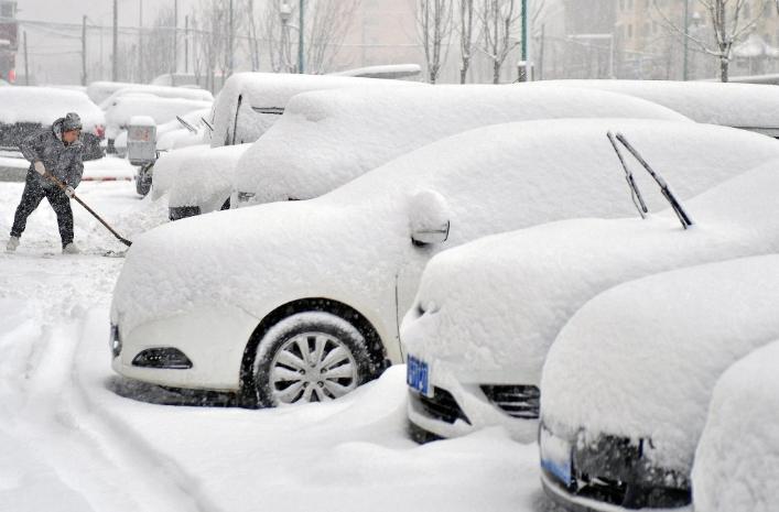 武漢市氣象臺發(fā)布暴雪黃色預警信號：專家呼吁加強各項防雪措施，保障市民安全